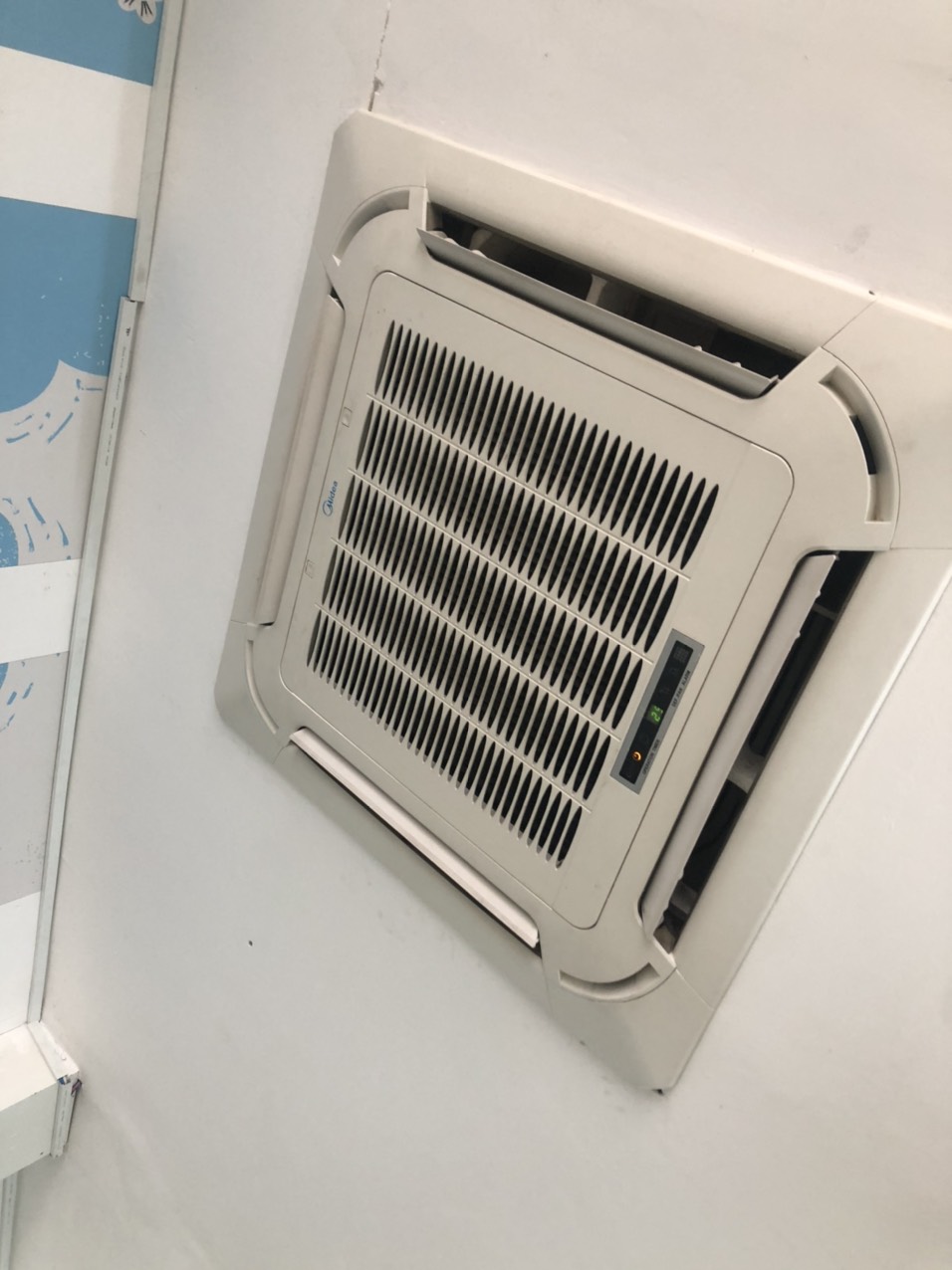 Máy Lạnh Media âm trần 3Hp Cũ
