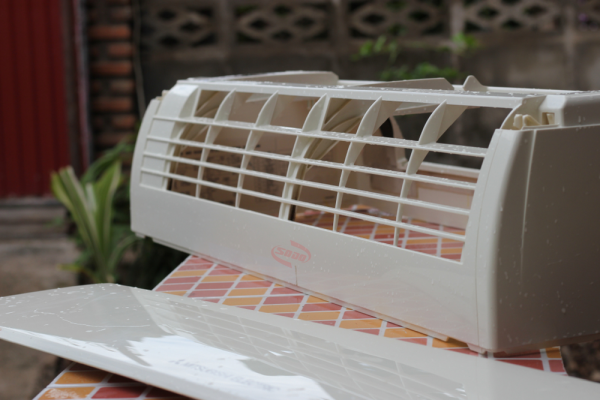 Vệ Sinh Máy Lạnh Trọn Gói Bao Sạc Gas
